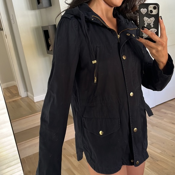 Navy blue parka. Lightweight. Excellent condition - Picture 2 of 6